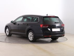 Volkswagen Passat - 2021