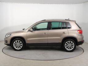 Volkswagen Tiguan - 2012