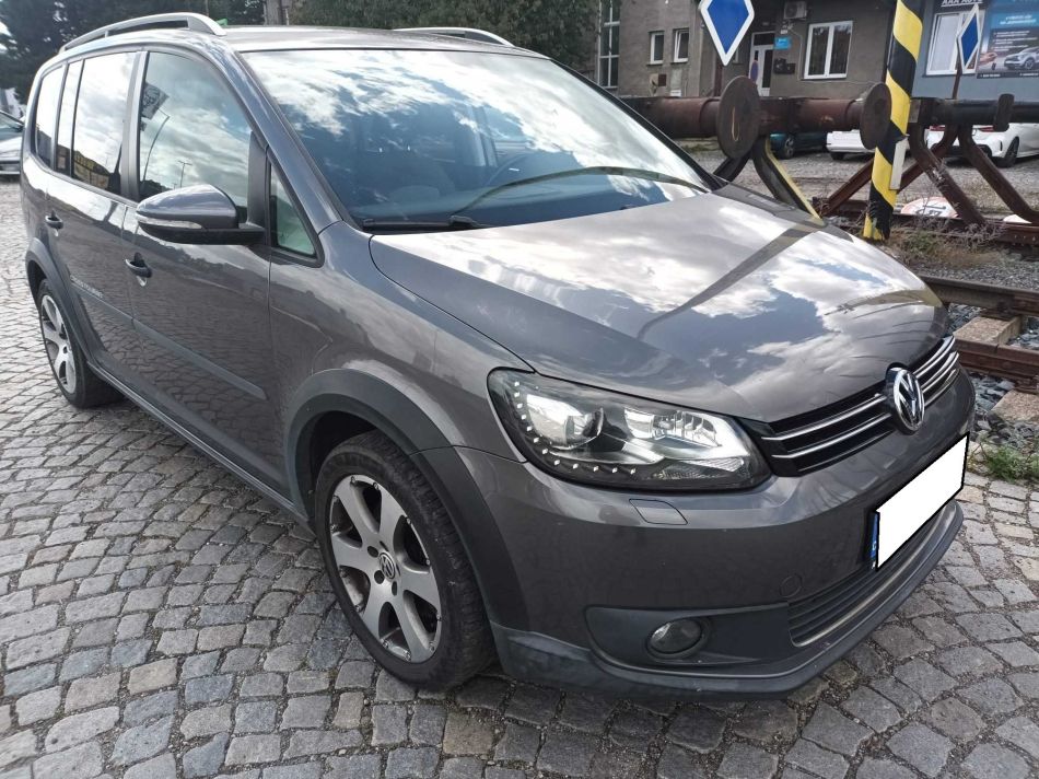 Volkswagen Touran - 2012