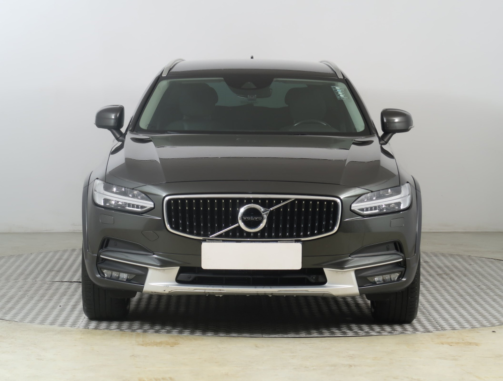 Volvo V90 Cross Country