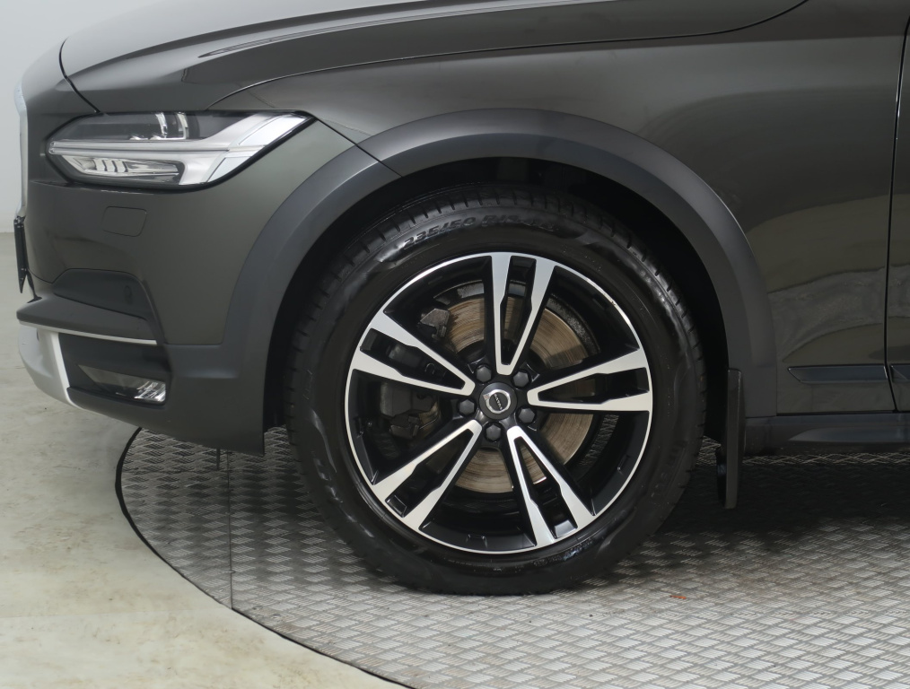 Volvo V90 Cross Country