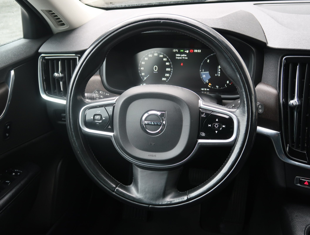 Volvo V90 Cross Country