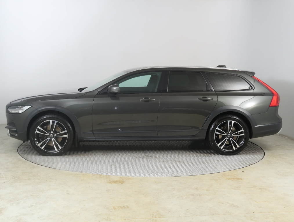 Volvo V90 Cross Country