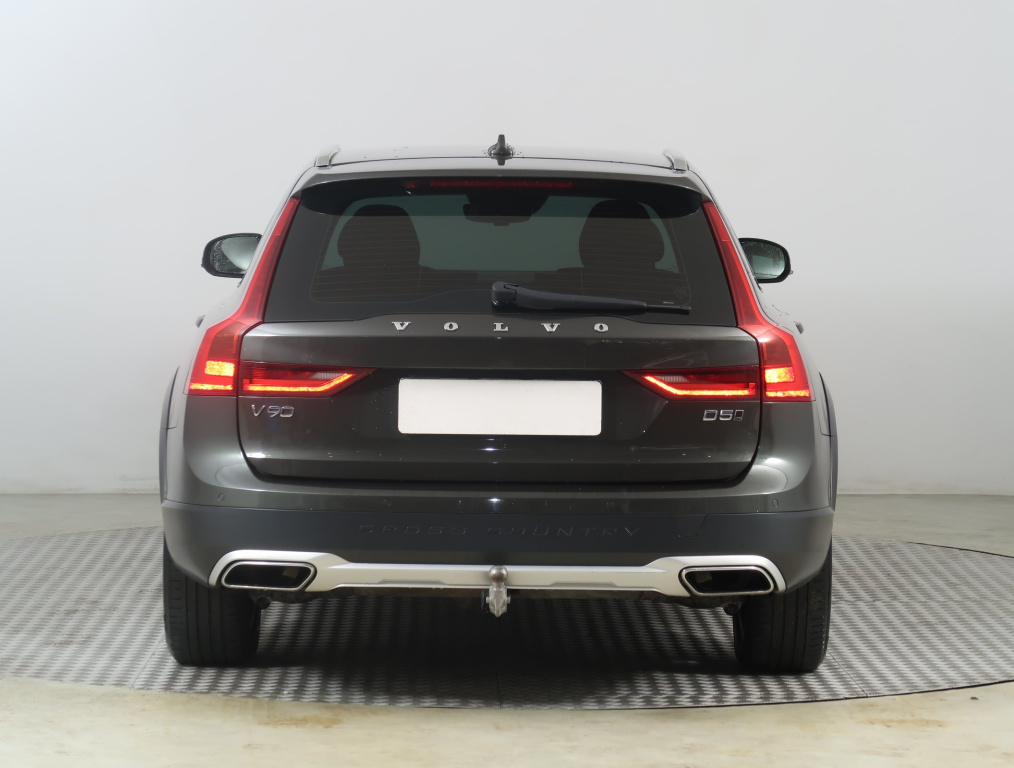 Volvo V90 Cross Country