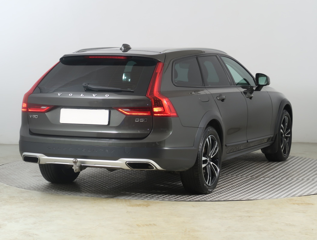 Volvo V90 Cross Country