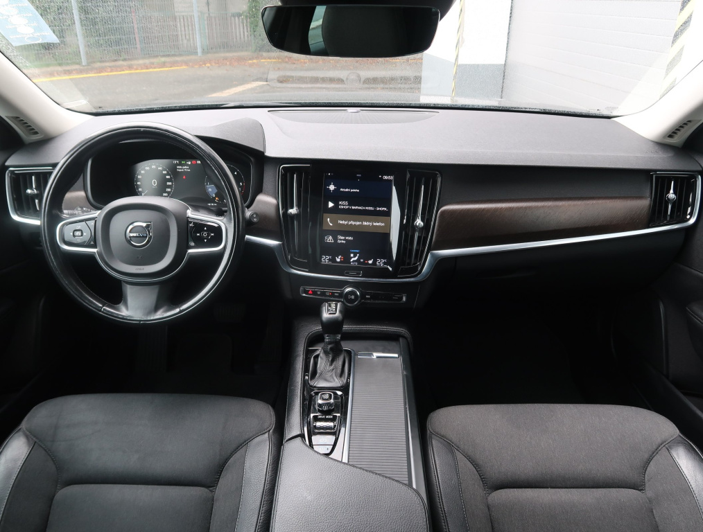 Volvo V90 Cross Country