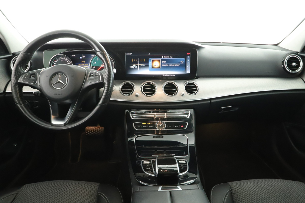 Mercedes-Benz E