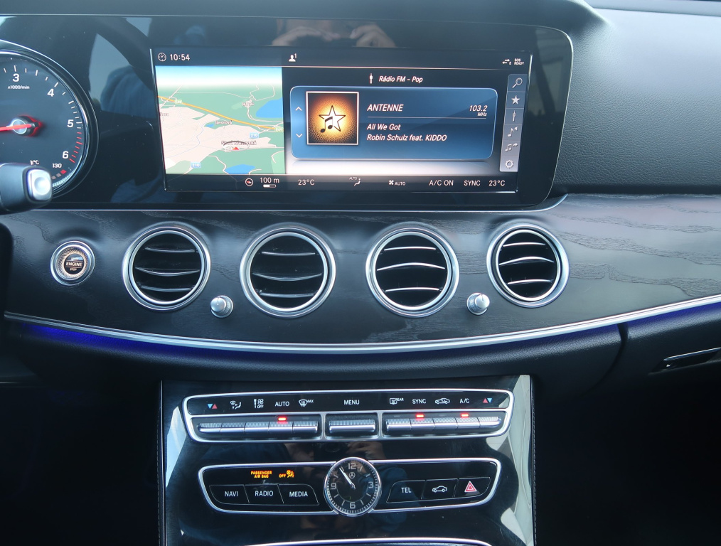 Mercedes-Benz E