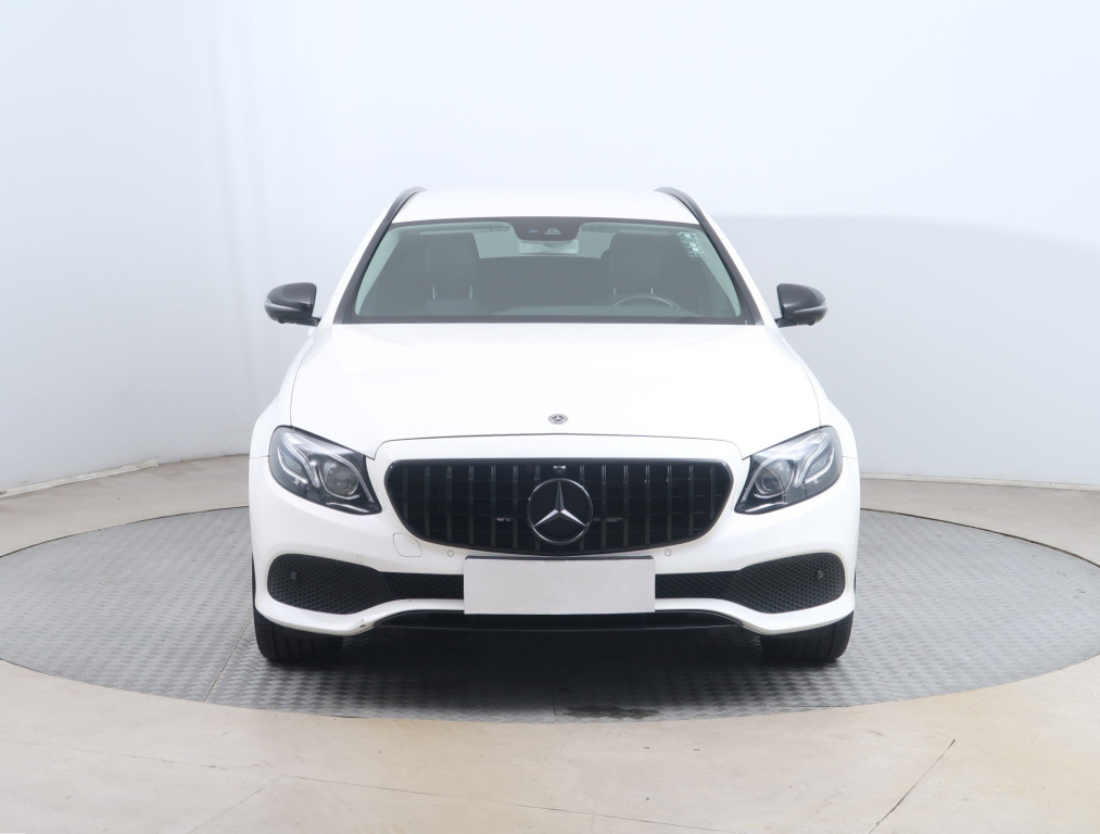 Mercedes-Benz E