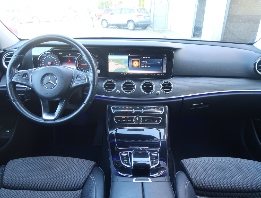 Mercedes-Benz E