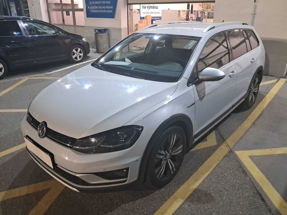 Volkswagen Golf - 2017