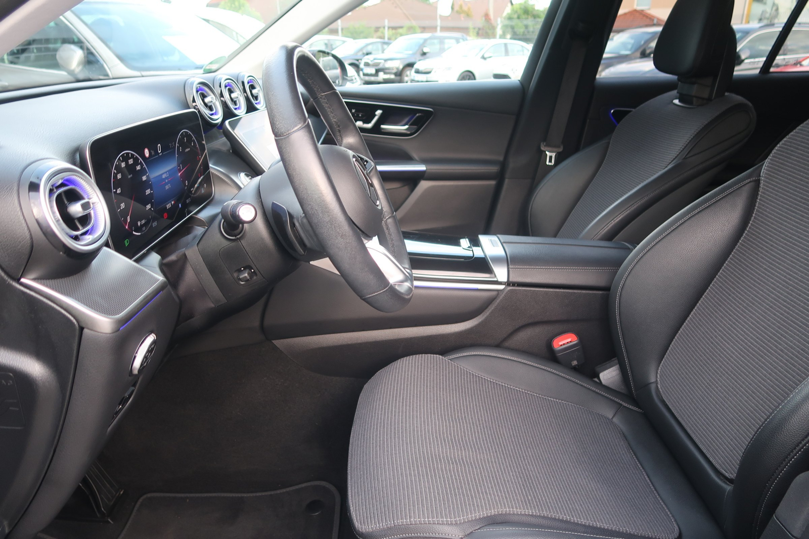 Mercedes-Benz GLC - 2023