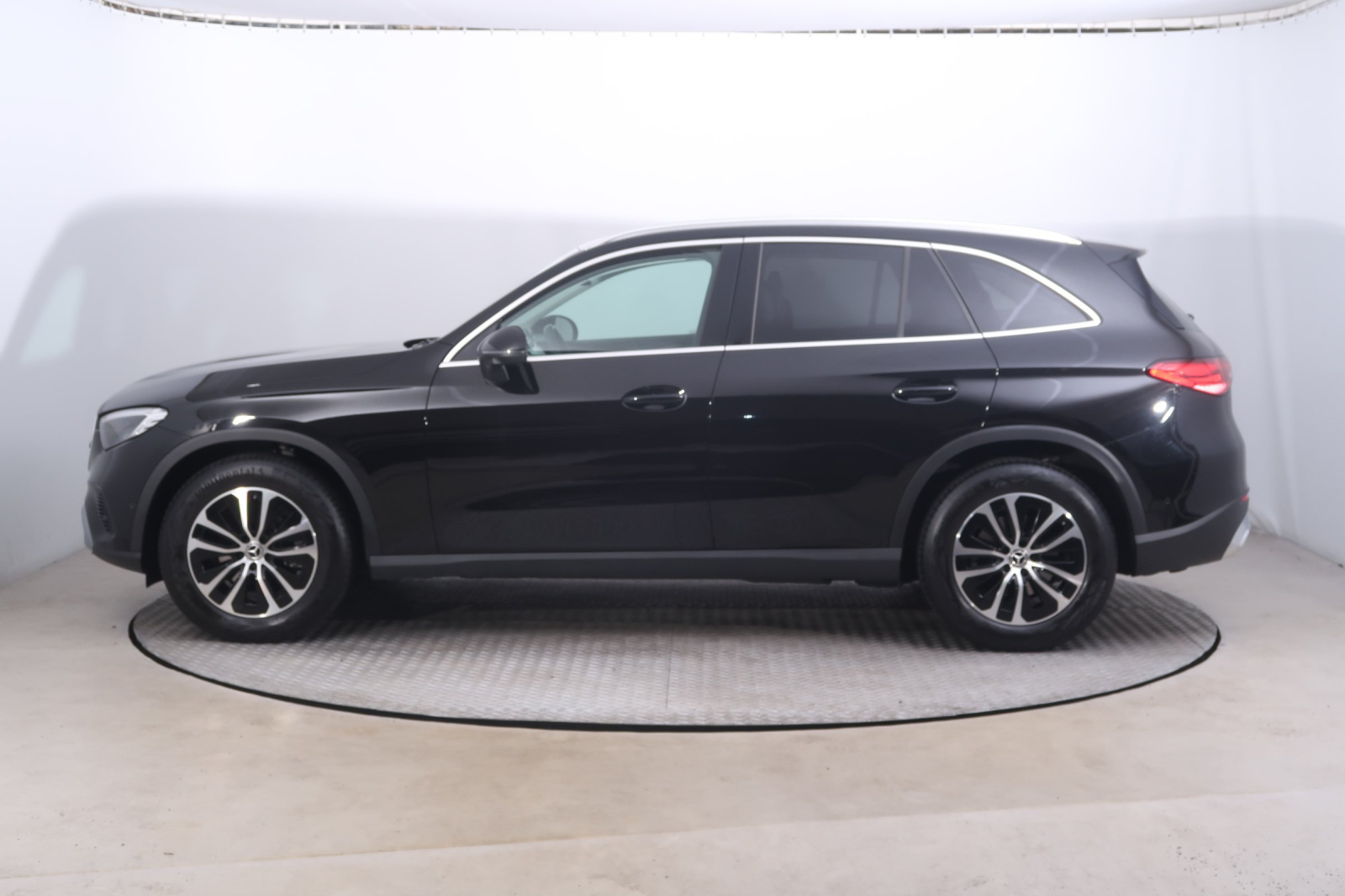 Mercedes-Benz GLC - 2023