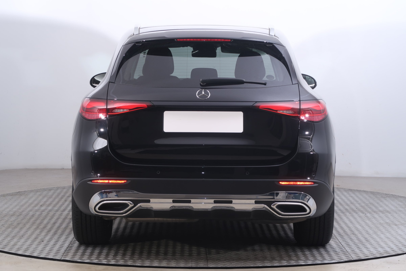 Mercedes-Benz GLC - 2023