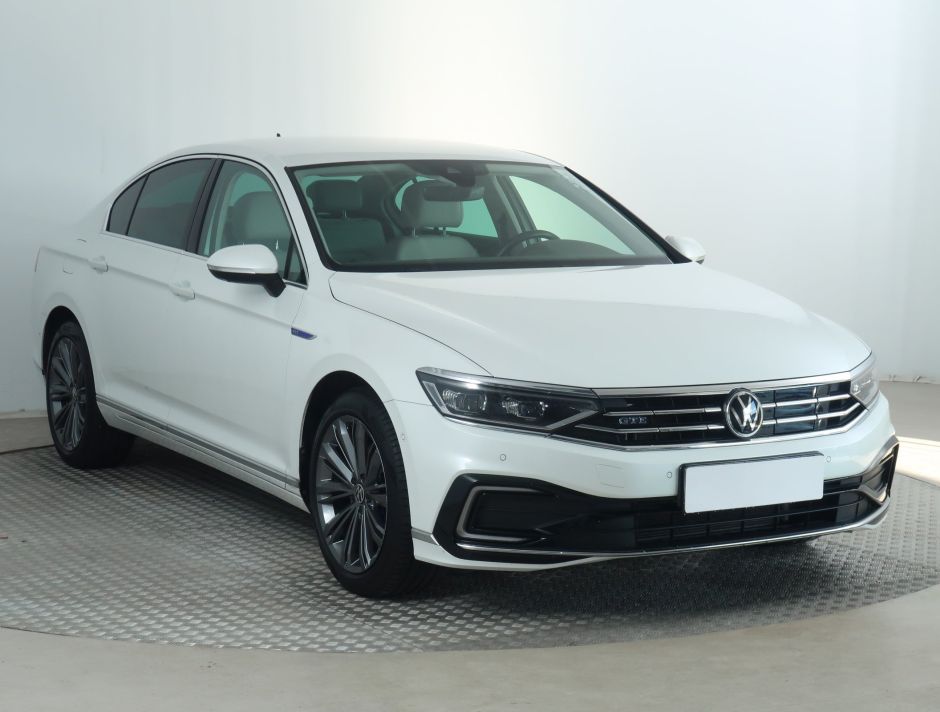 Volkswagen Passat - 2020