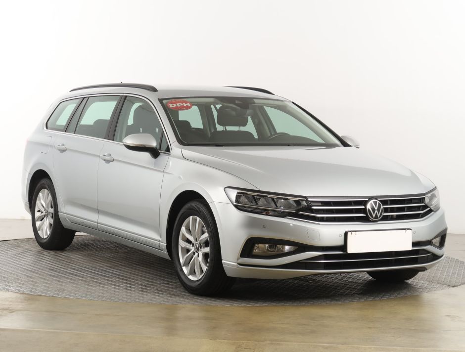 Volkswagen Passat - 2022