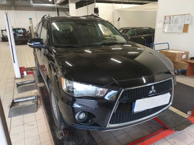 Mitsubishi Outlander 2011