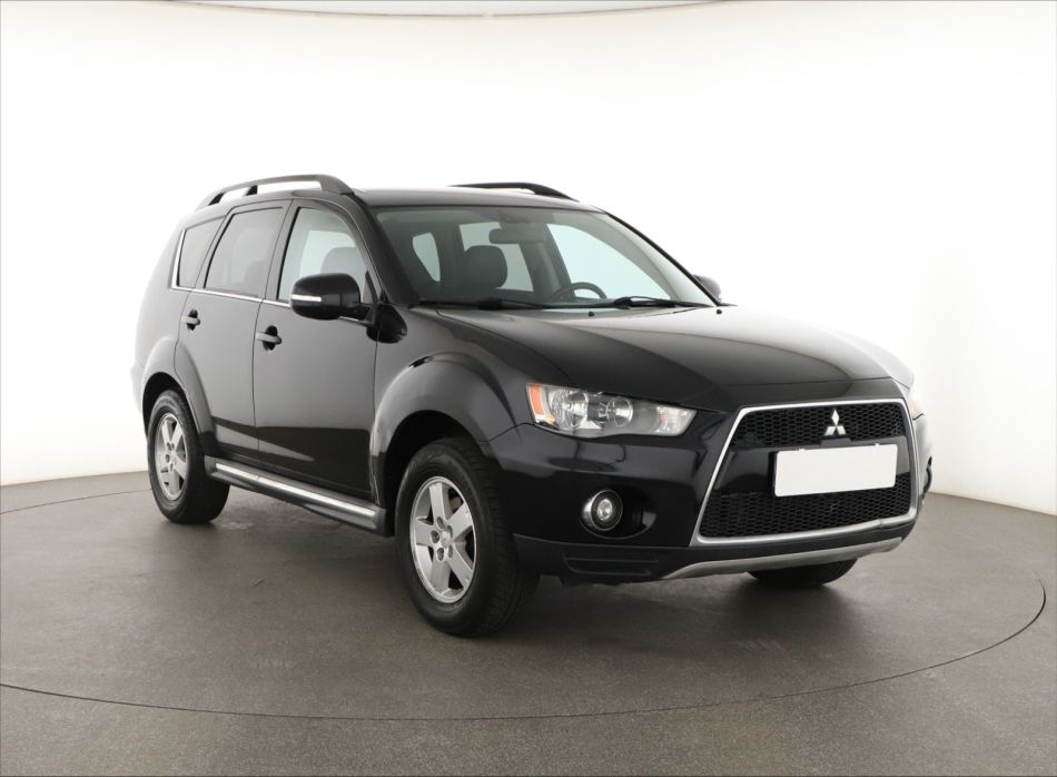 Mitsubishi Outlander - 2011