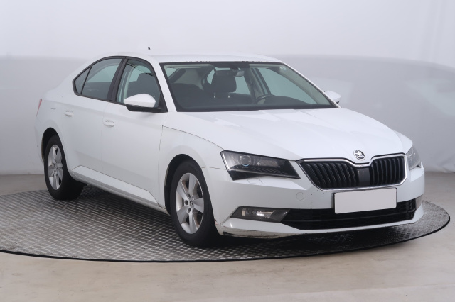 Škoda Superb 2016