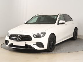 Mercedes-Benz E - 2021