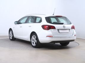 Opel Astra - 2013