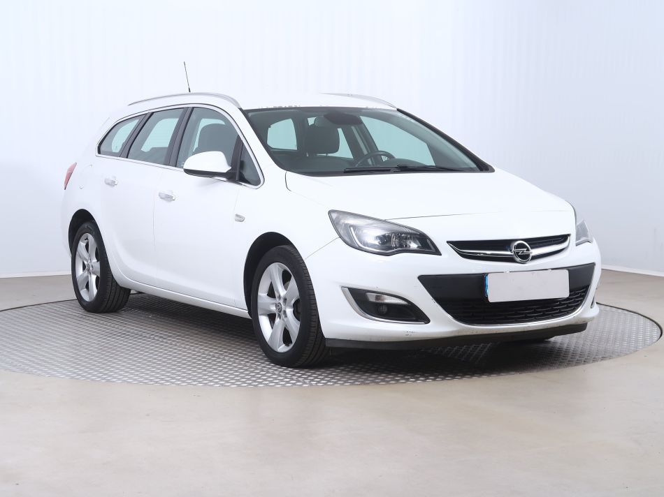 Opel Astra - 2013