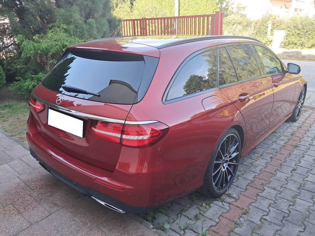 Mercedes-Benz E