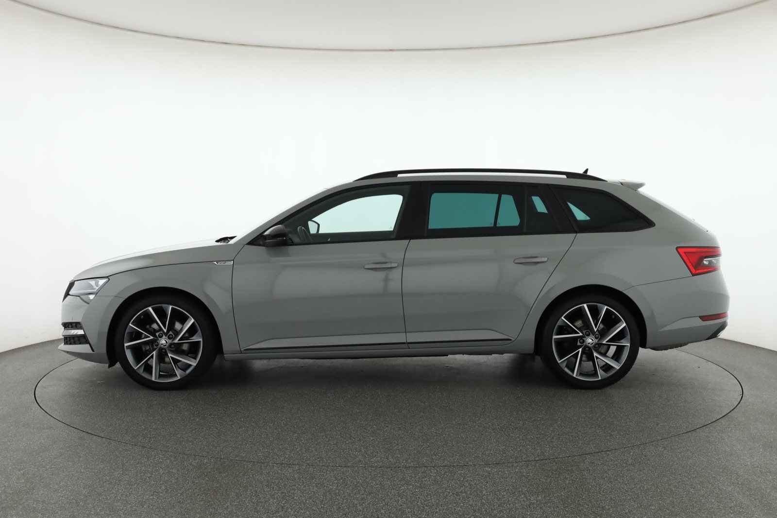Škoda Superb - 2023