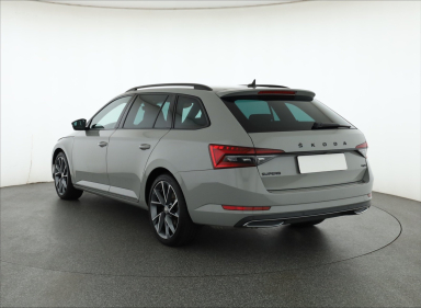 Škoda Superb - 2023