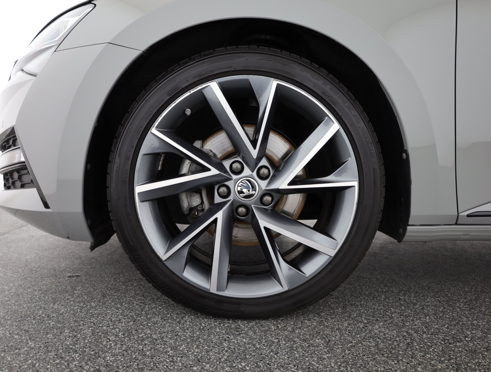 Škoda Superb - 2023