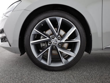 Škoda Superb - 2023
