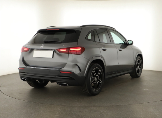 Mercedes-Benz GLA 200 d 4MATIC