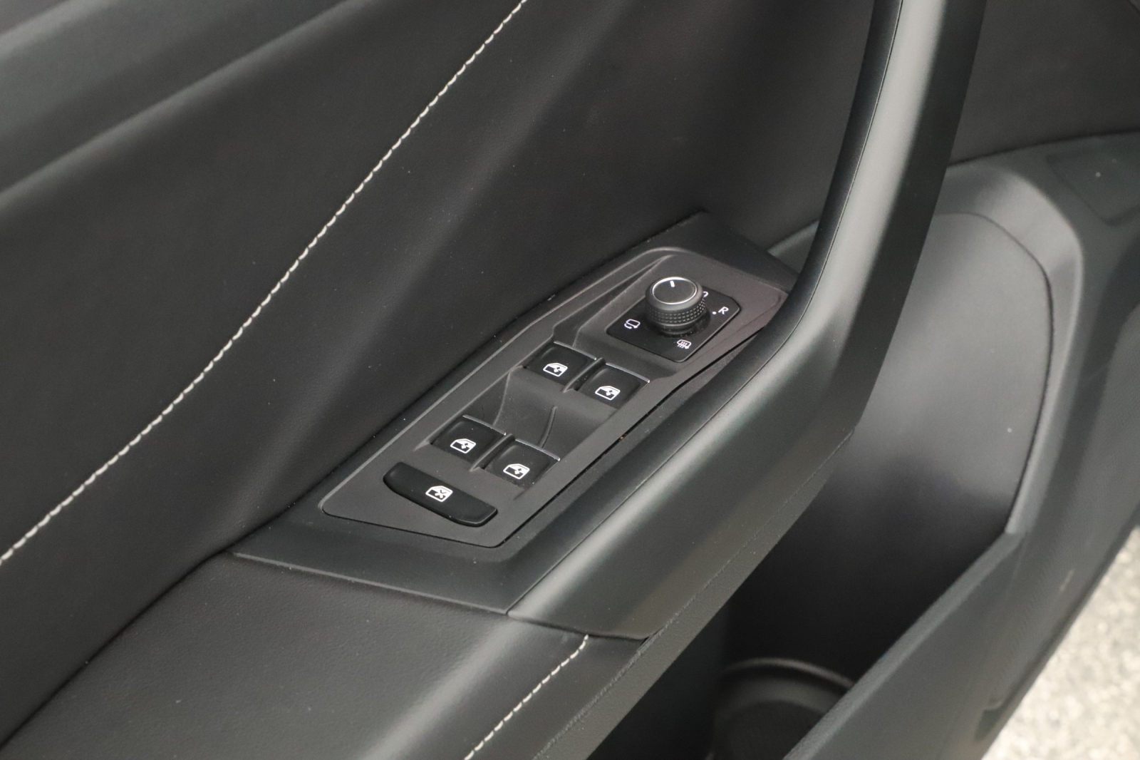 Volkswagen T-Roc - 2023