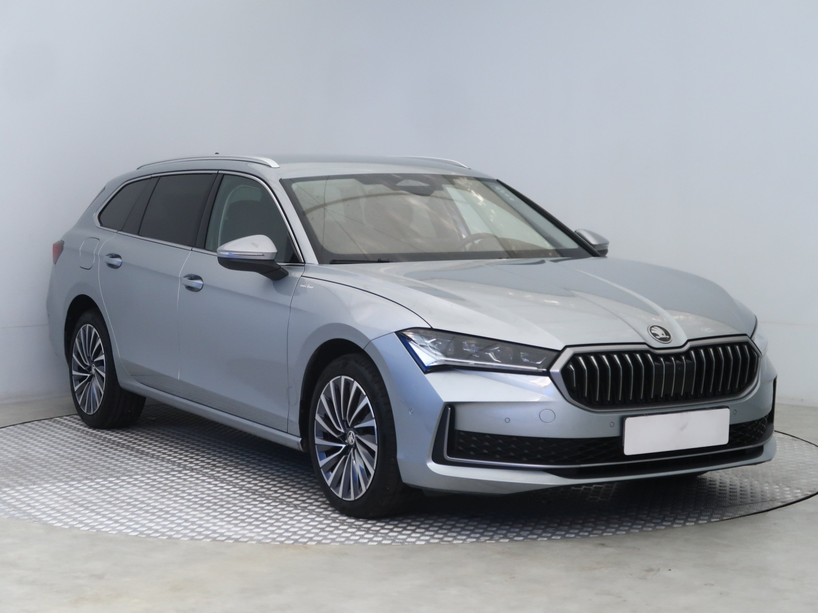 Škoda Superb - 2024