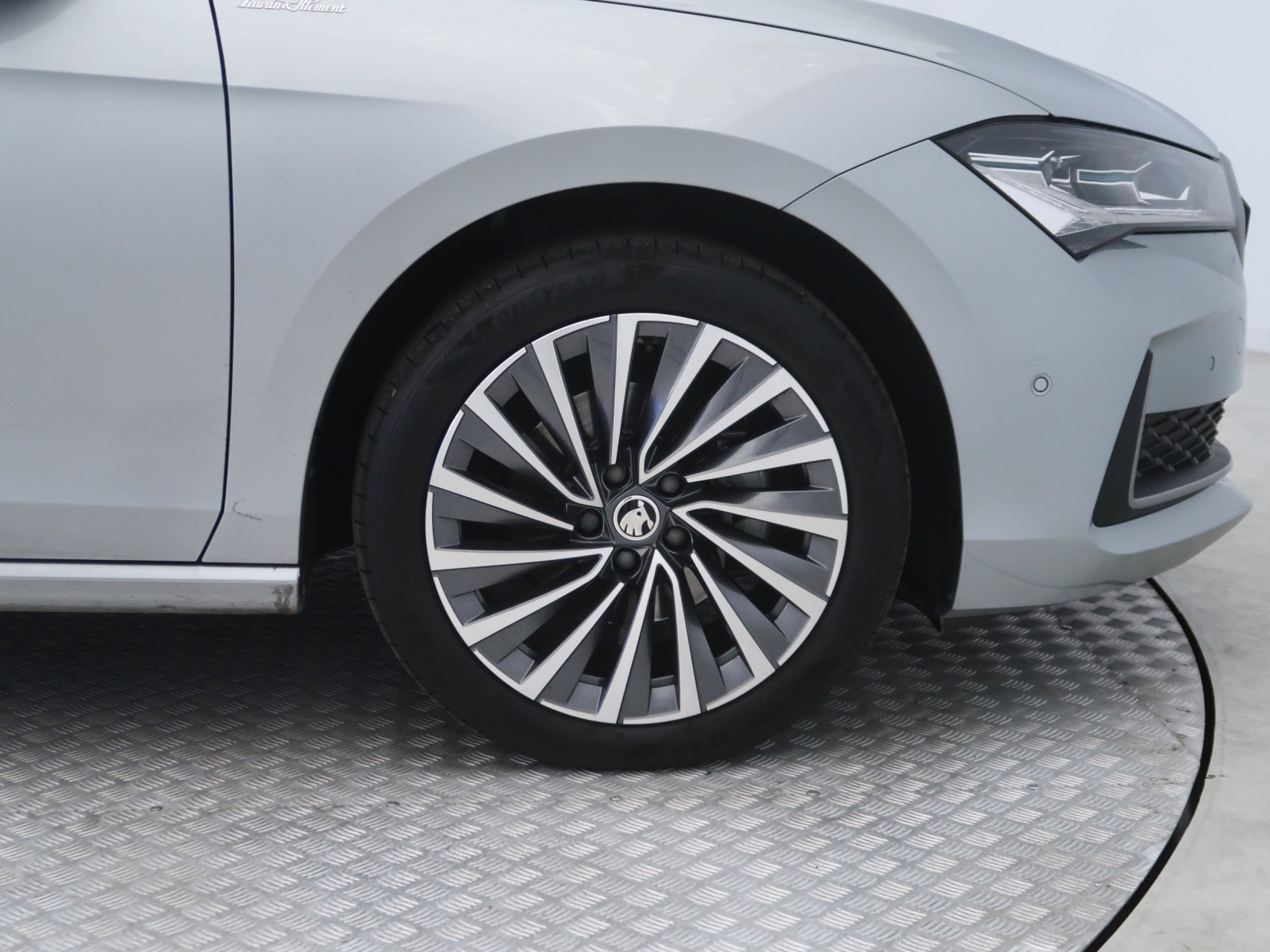 Škoda Superb - 2024