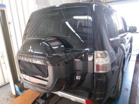 Mitsubishi Pajero - 2015