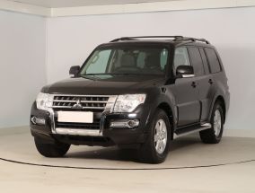 Mitsubishi Pajero - 2015
