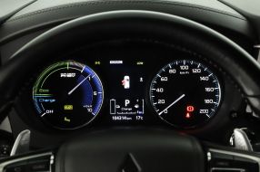 Mitsubishi Outlander - 2020