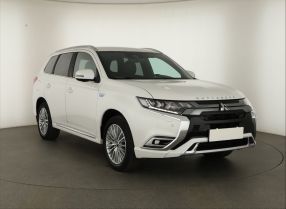 Mitsubishi Outlander - 2020