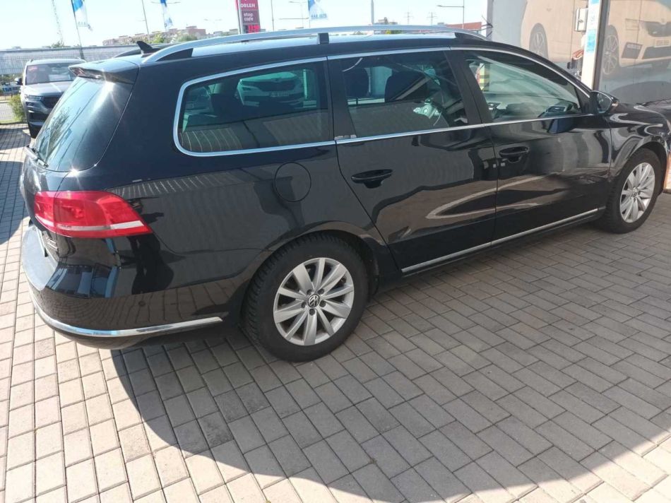 Volkswagen Passat - 2012