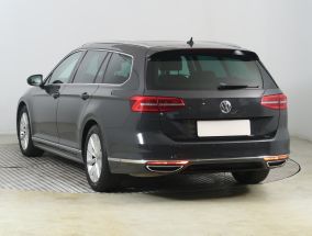 Volkswagen Passat - 2015