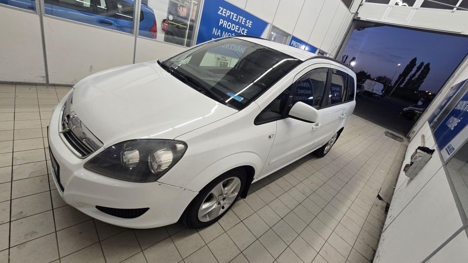 Opel Zafira - 2013