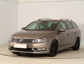 Volkswagen Passat - 2011
