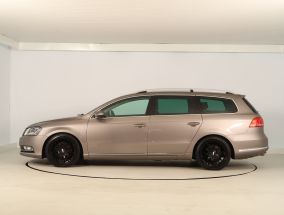 Volkswagen Passat - 2011