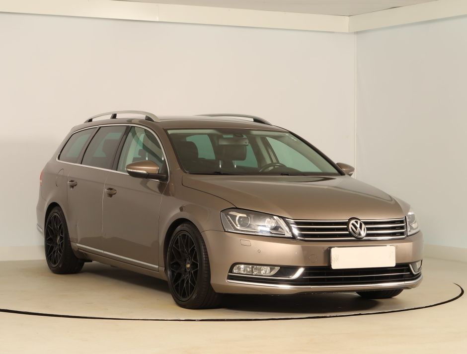 Volkswagen Passat - 2011