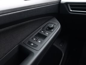 Volkswagen Golf - 2024