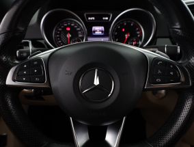 Mercedes-Benz GLE - 2016