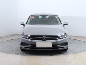Volkswagen Passat - 2022