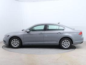 Volkswagen Passat - 2022