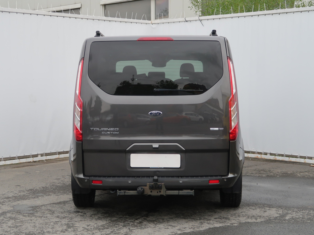 Ford Tourneo Custom
